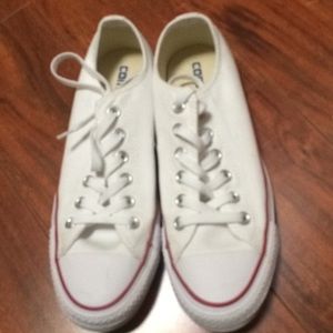 Classic White Converse☁️